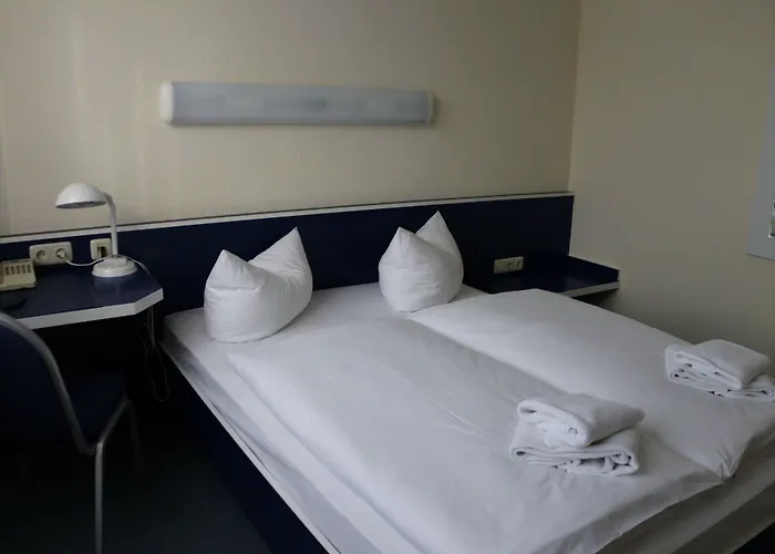 Central-hotel 3* ايبرسوالده فيناو